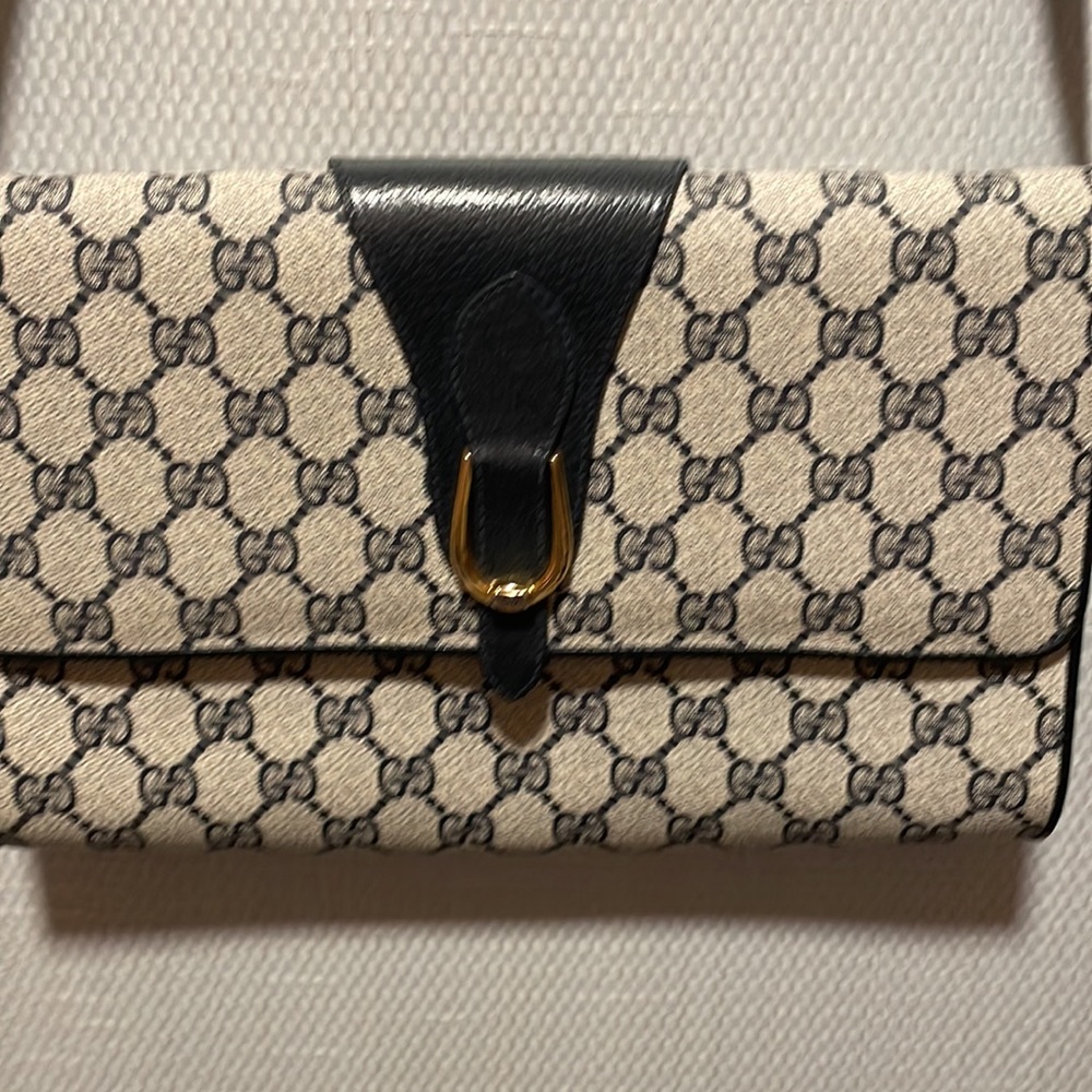 Gucci - Picture 2 of 10